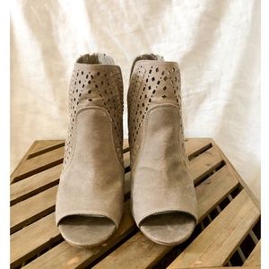 libbie peep toe bootie